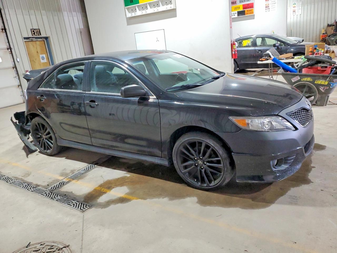 2010 TOYOTA CAMRY BASE photo 4