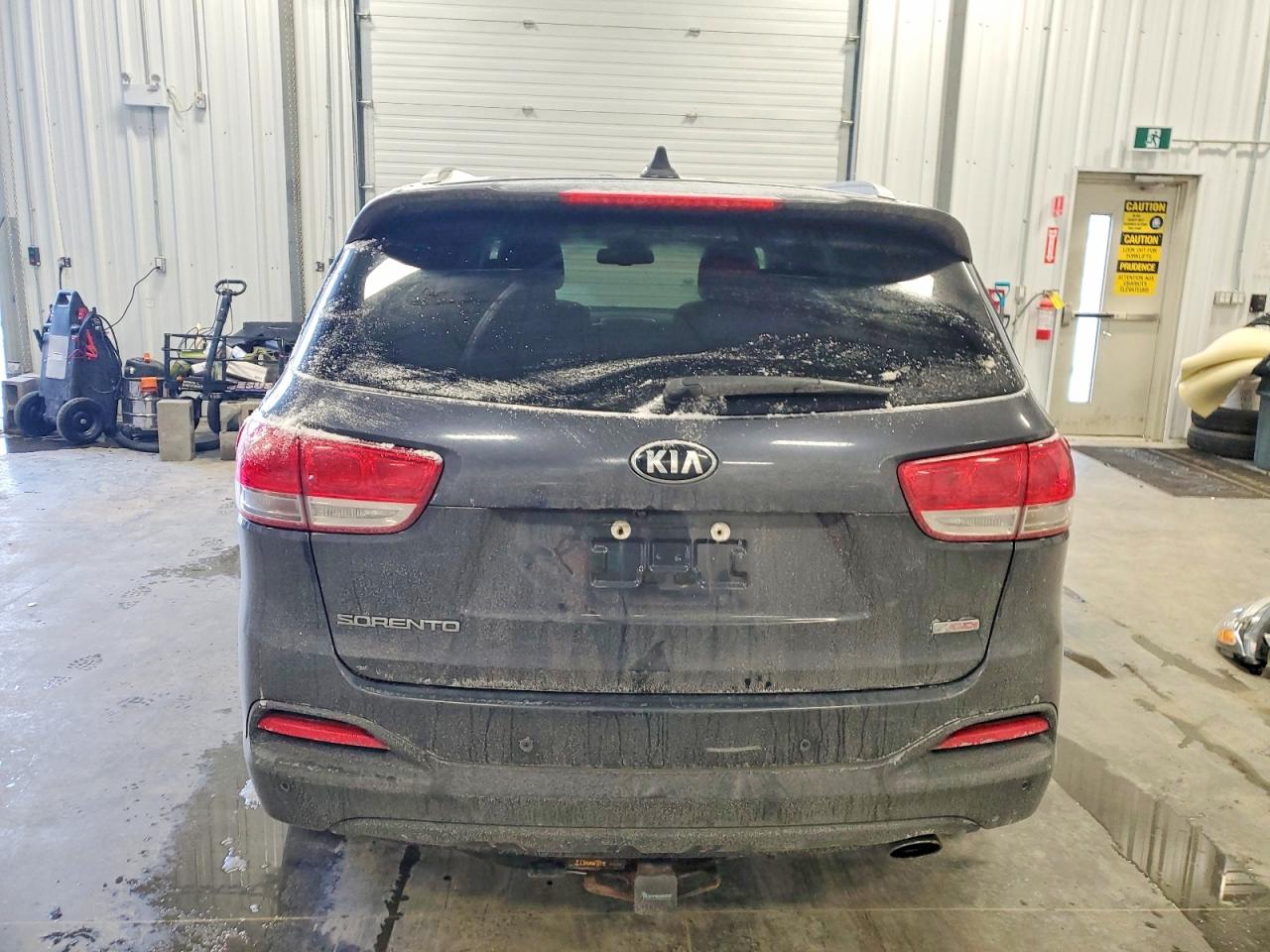 2017 KIA SORENTO LX photo 6