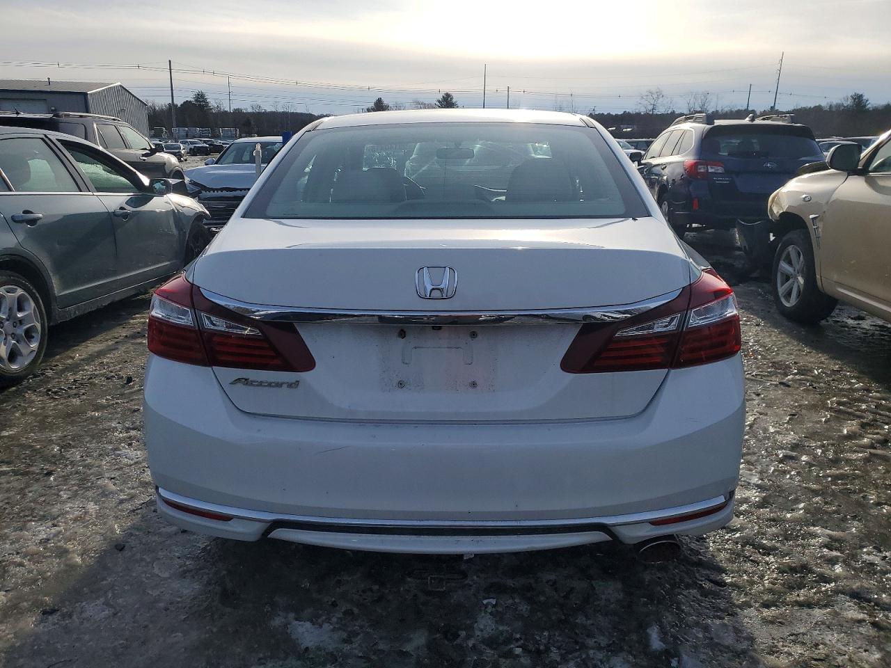 2016 HONDA ACCORD LX photo 6