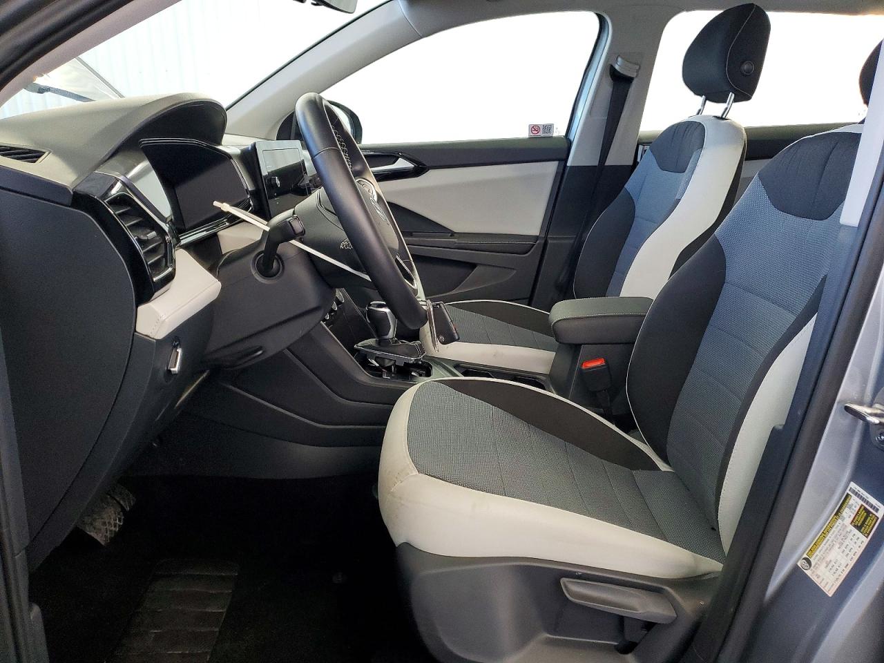 2025 VOLKSWAGEN TAOS S photo 7