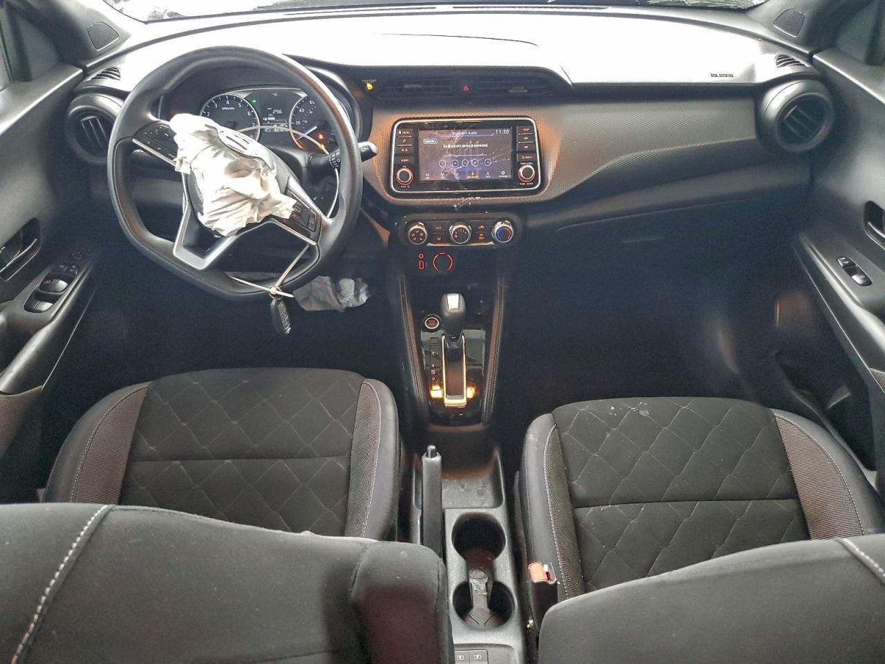 2019 NISSAN KICKS S photo 8
