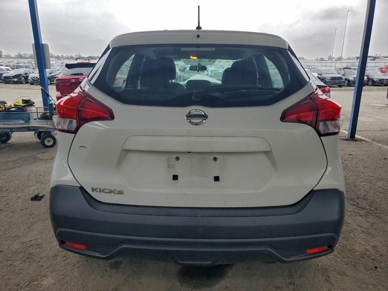 2019 NISSAN KICKS S photo 6