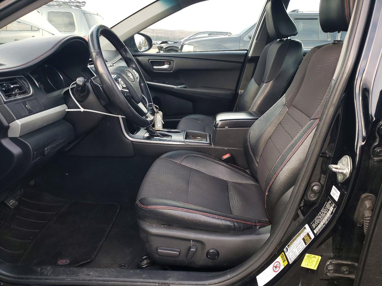 2017 TOYOTA CAMRY LE photo 7