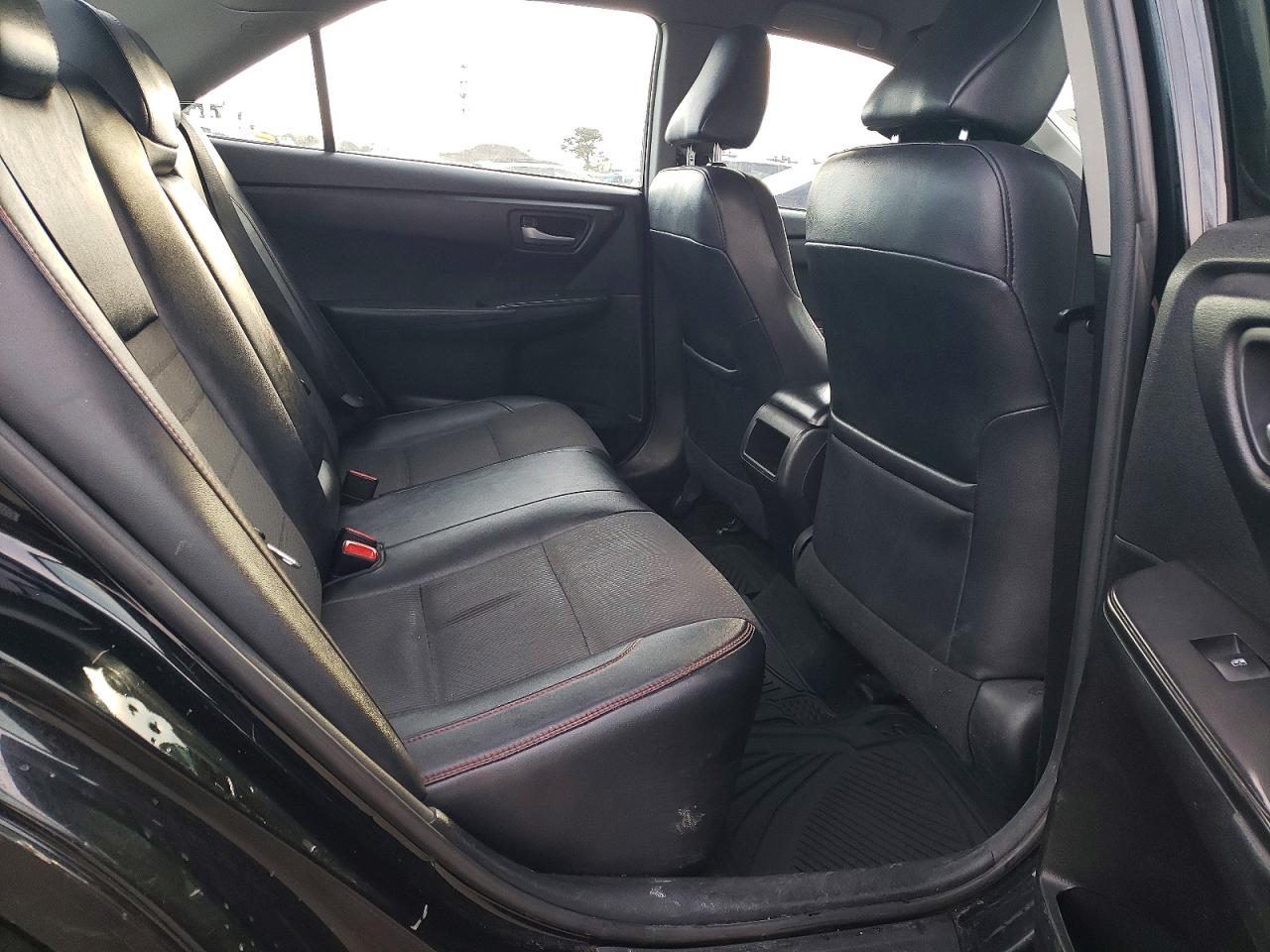 2017 TOYOTA CAMRY LE photo 10