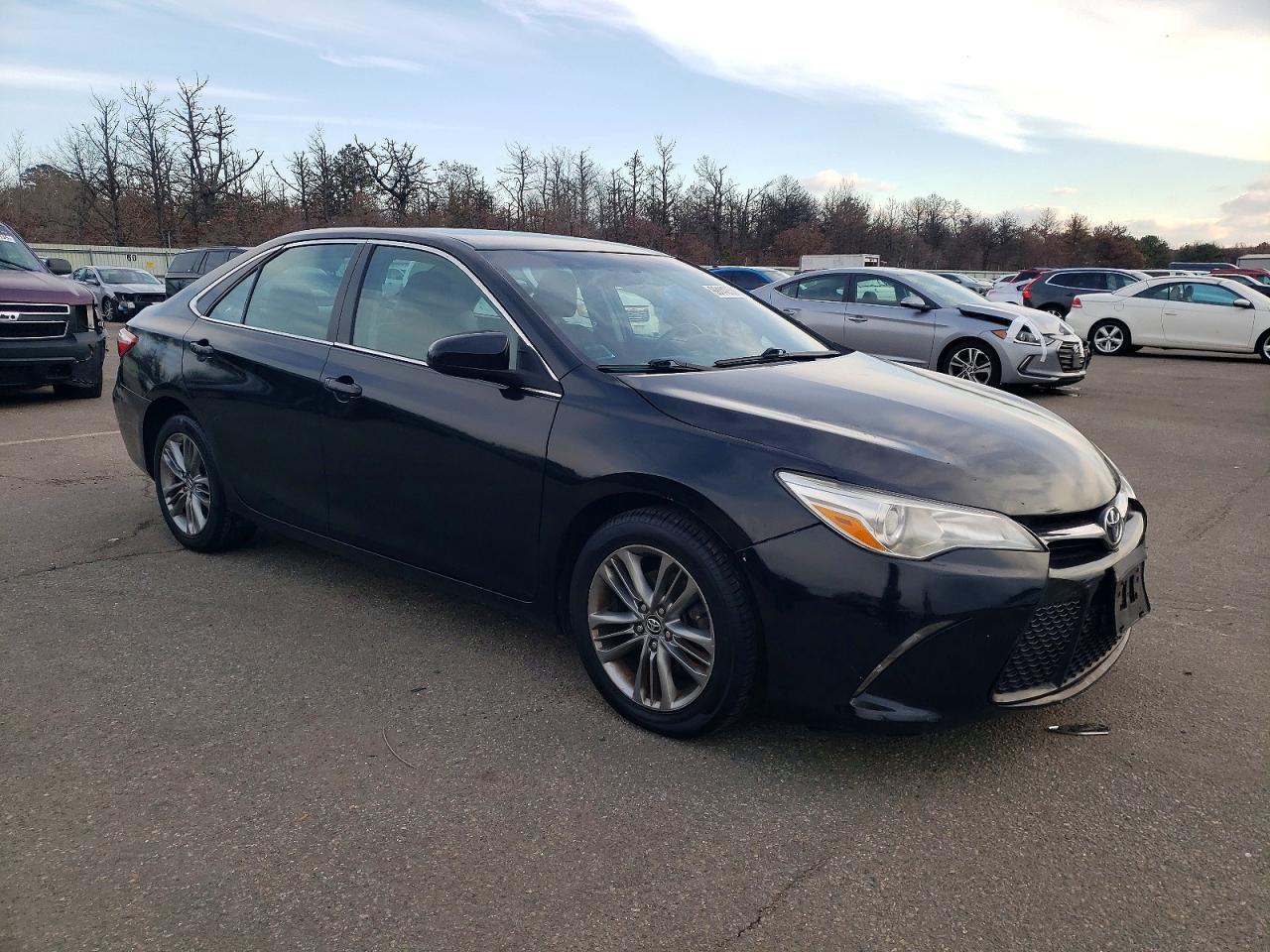 2017 TOYOTA CAMRY LE photo 4