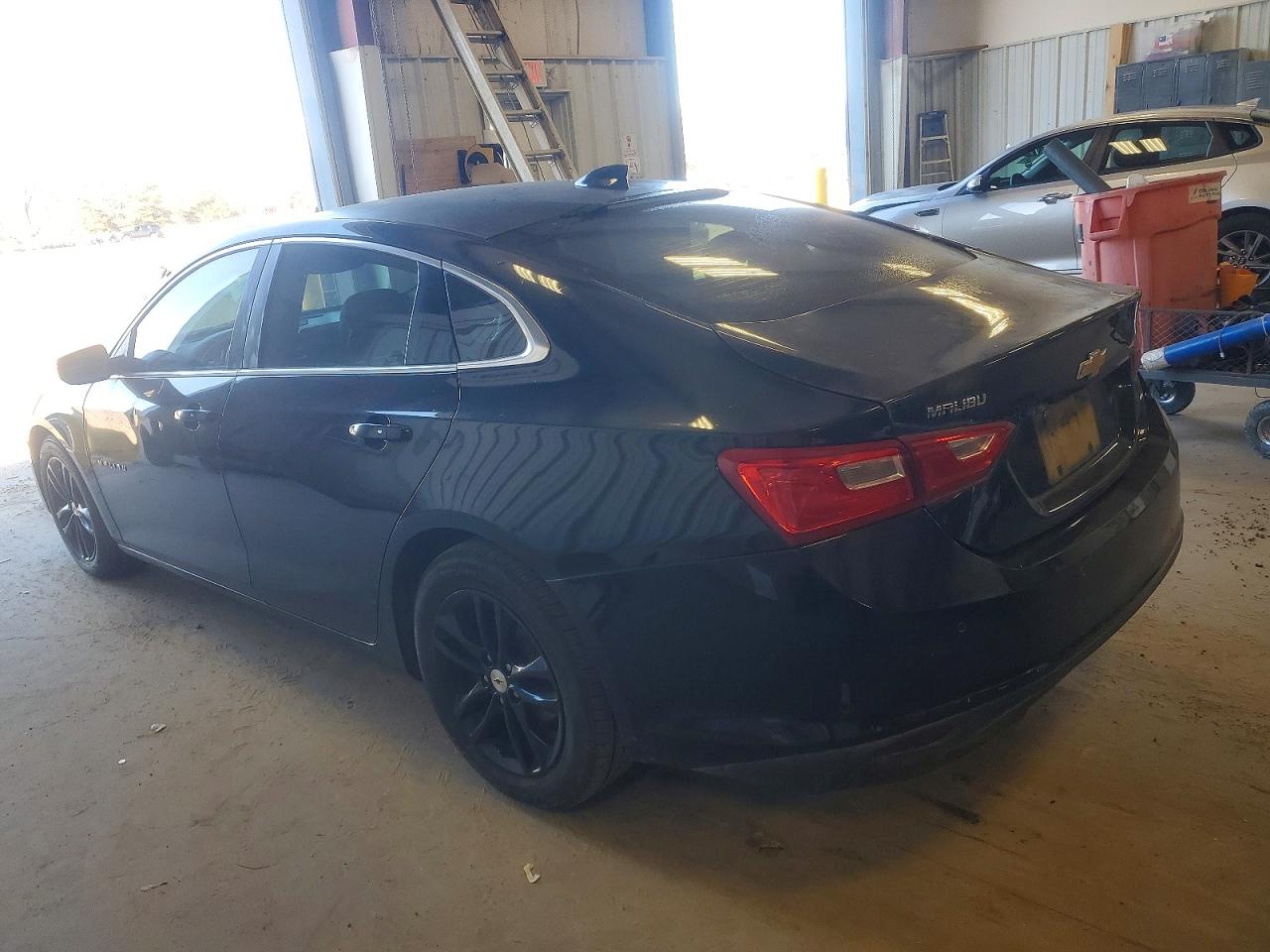 2017 CHEVROLET MALIBU HYBRID photo 2