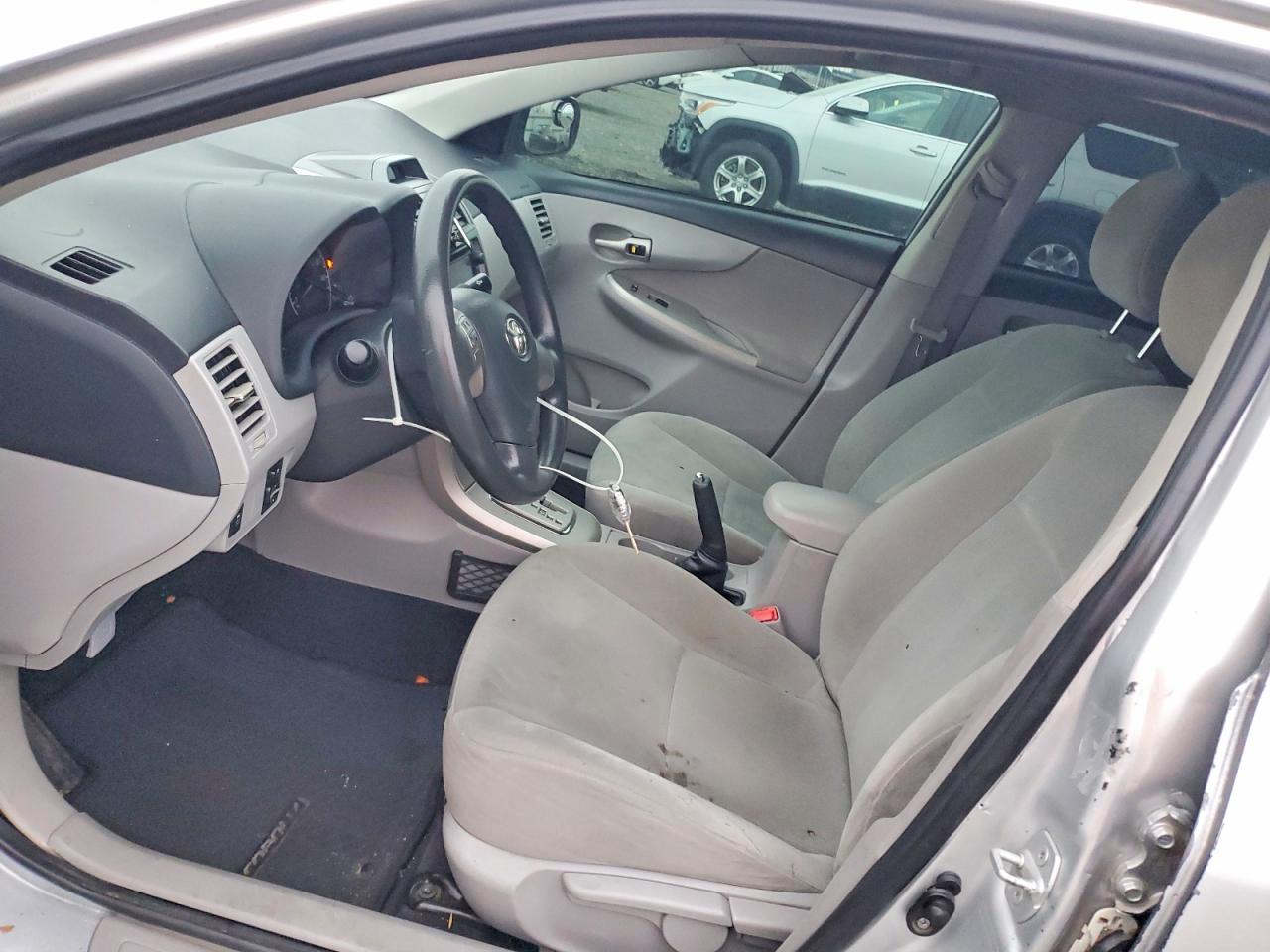 2013 TOYOTA COROLLA BASE photo 7