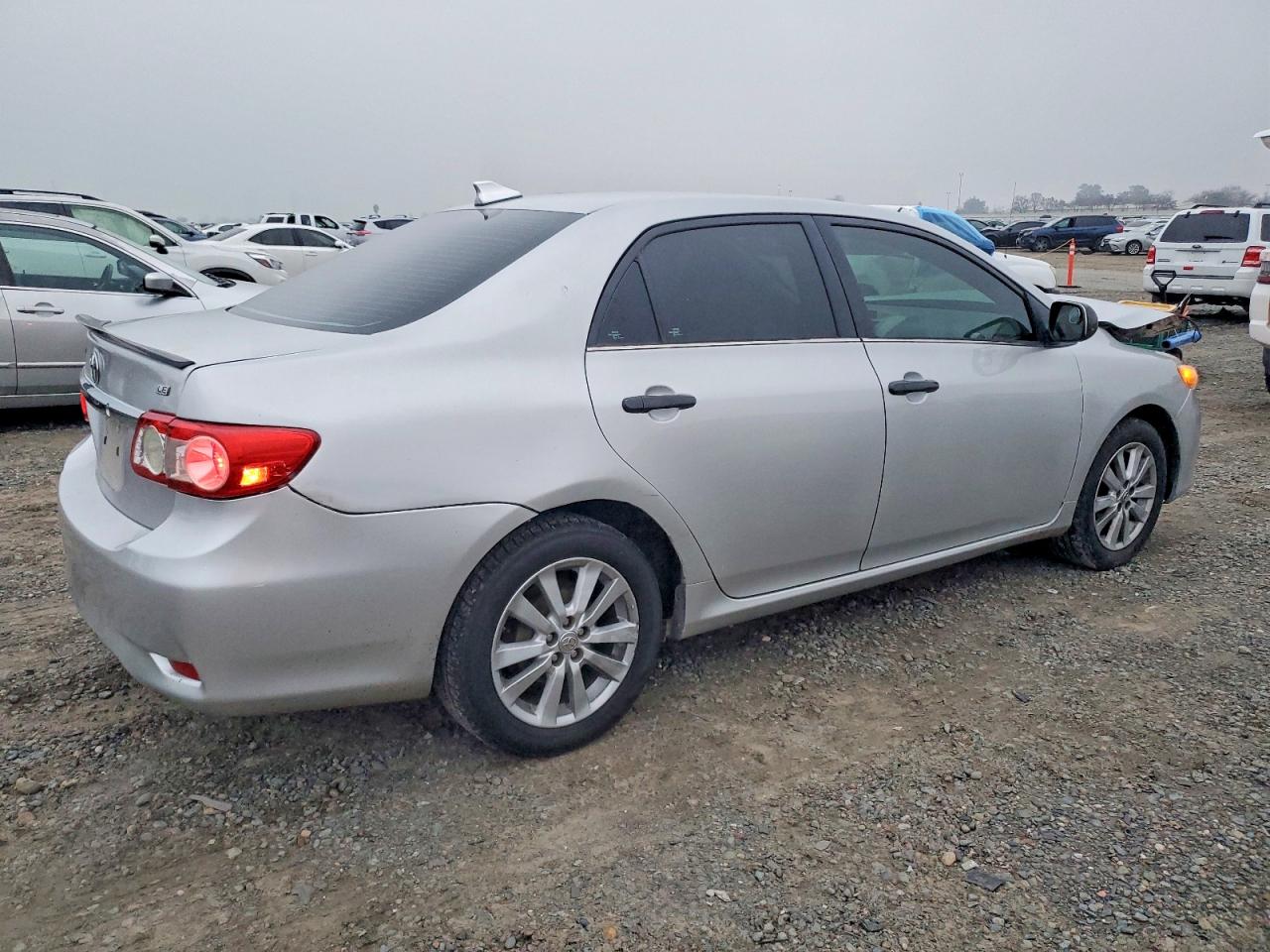 2013 TOYOTA COROLLA BASE photo 3