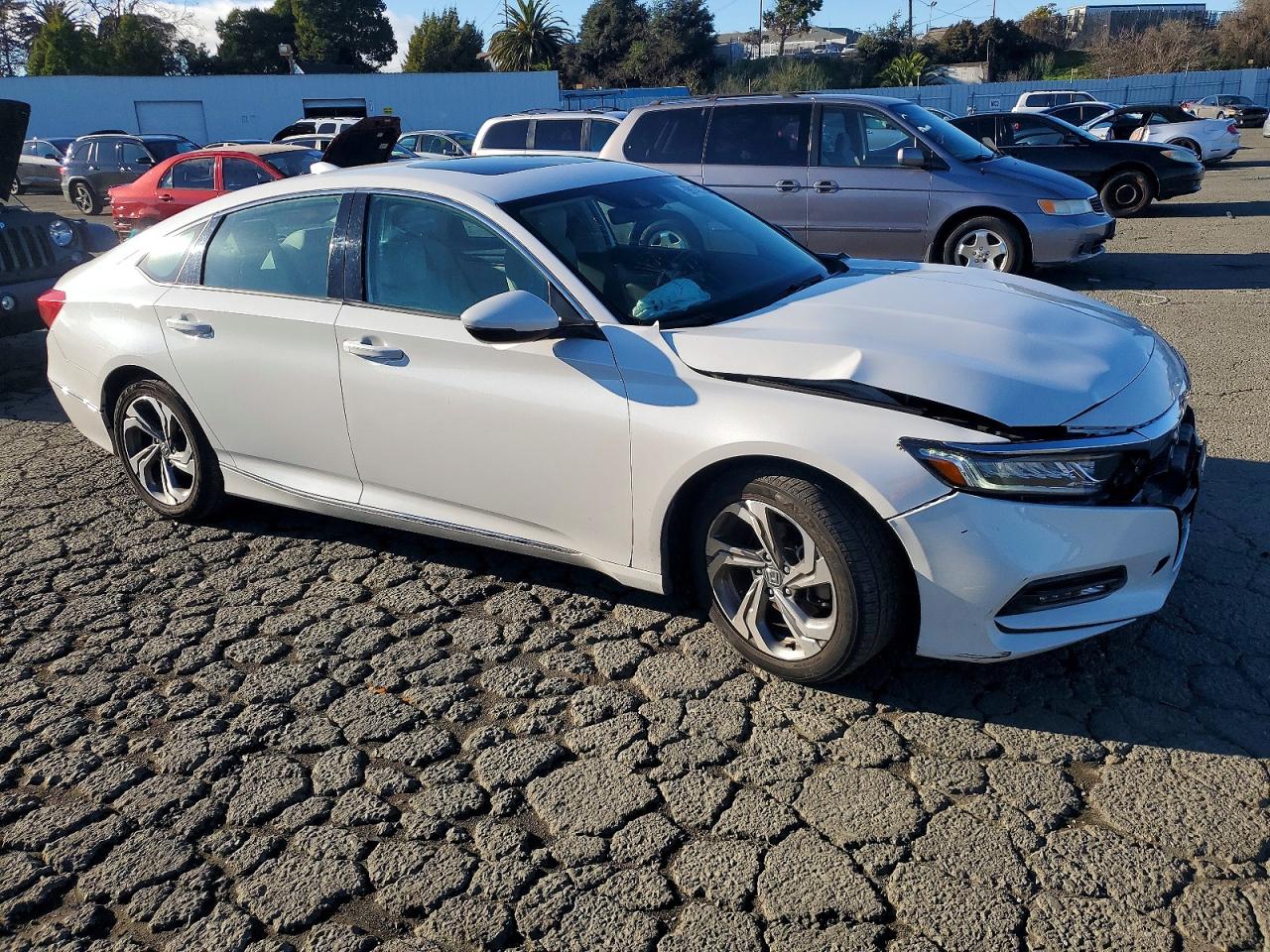 2018 HONDA ACCORD EXL photo 4