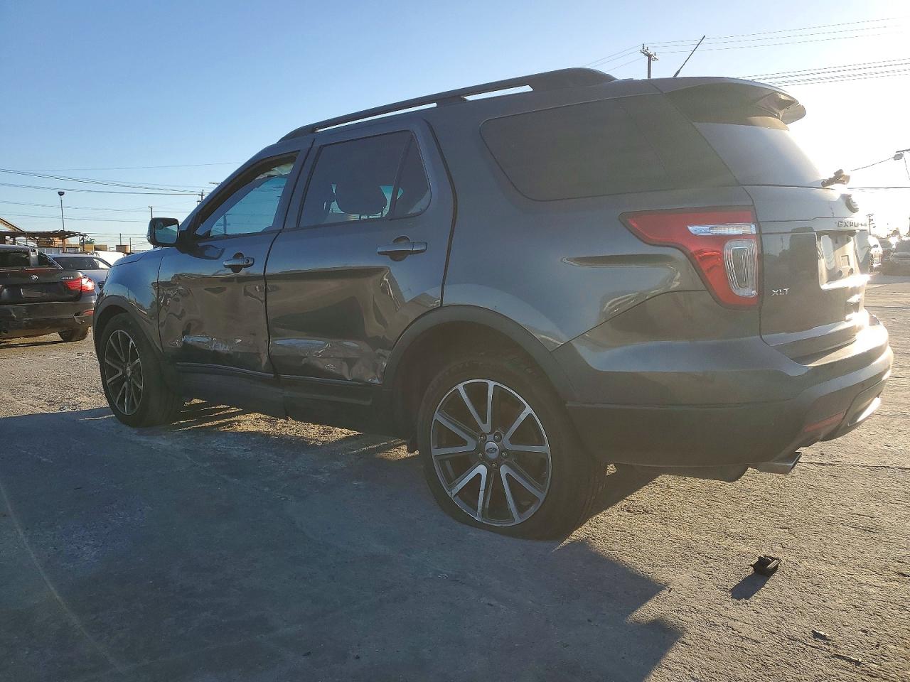 2015 FORD EXPLORER XLT photo 2