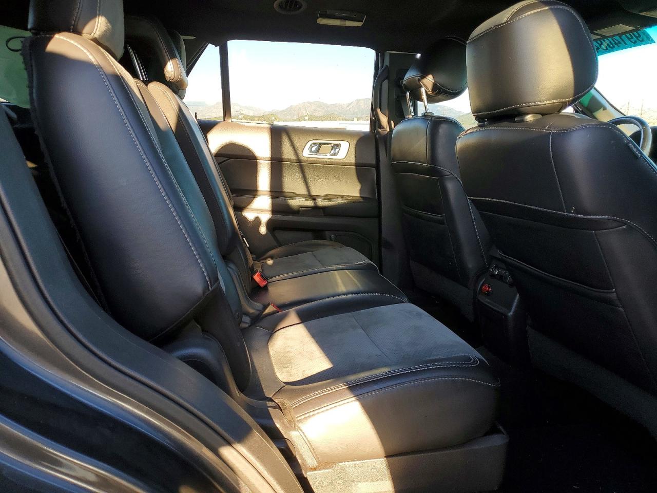 2015 FORD EXPLORER XLT photo 11