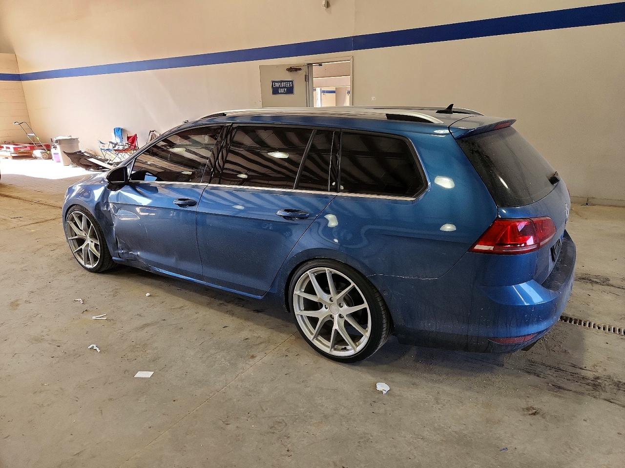 2017 VOLKSWAGEN GOLF SPORTWAGEN S photo 2