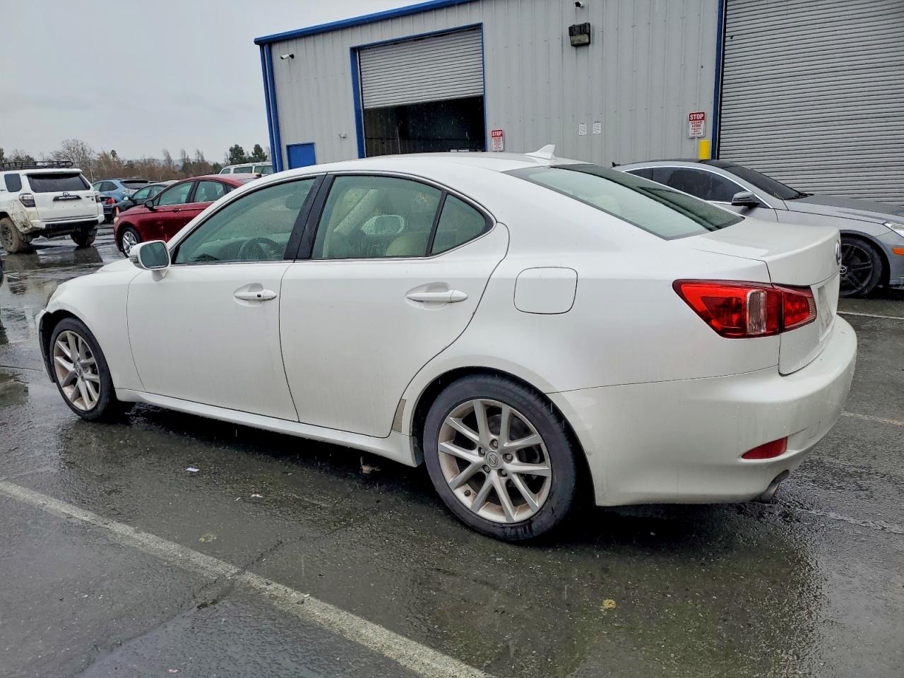 2011 LEXUS IS 250 photo 4