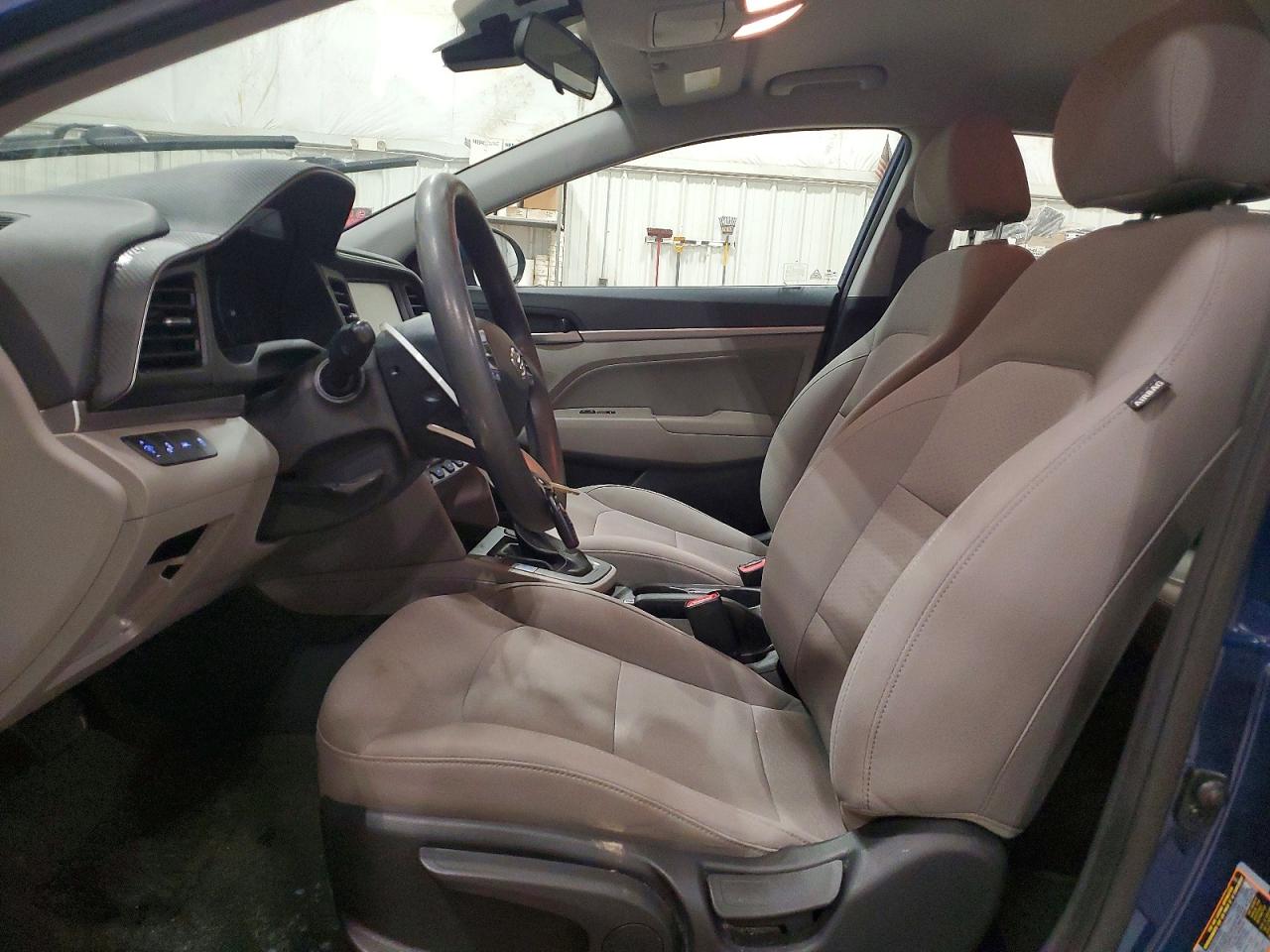2020 HYUNDAI ELANTRA SEL photo 19