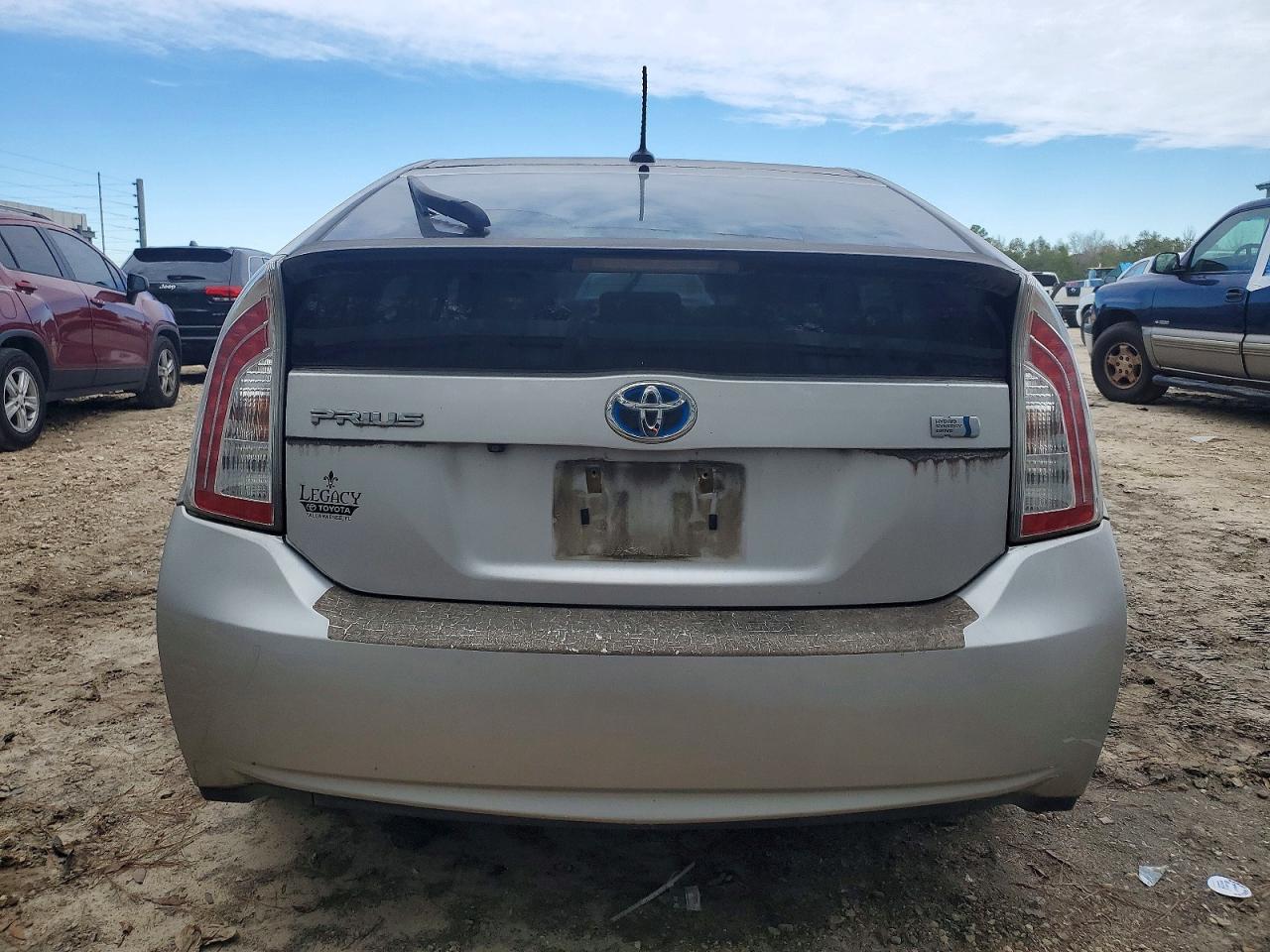 2013 TOYOTA PRIUS photo 6