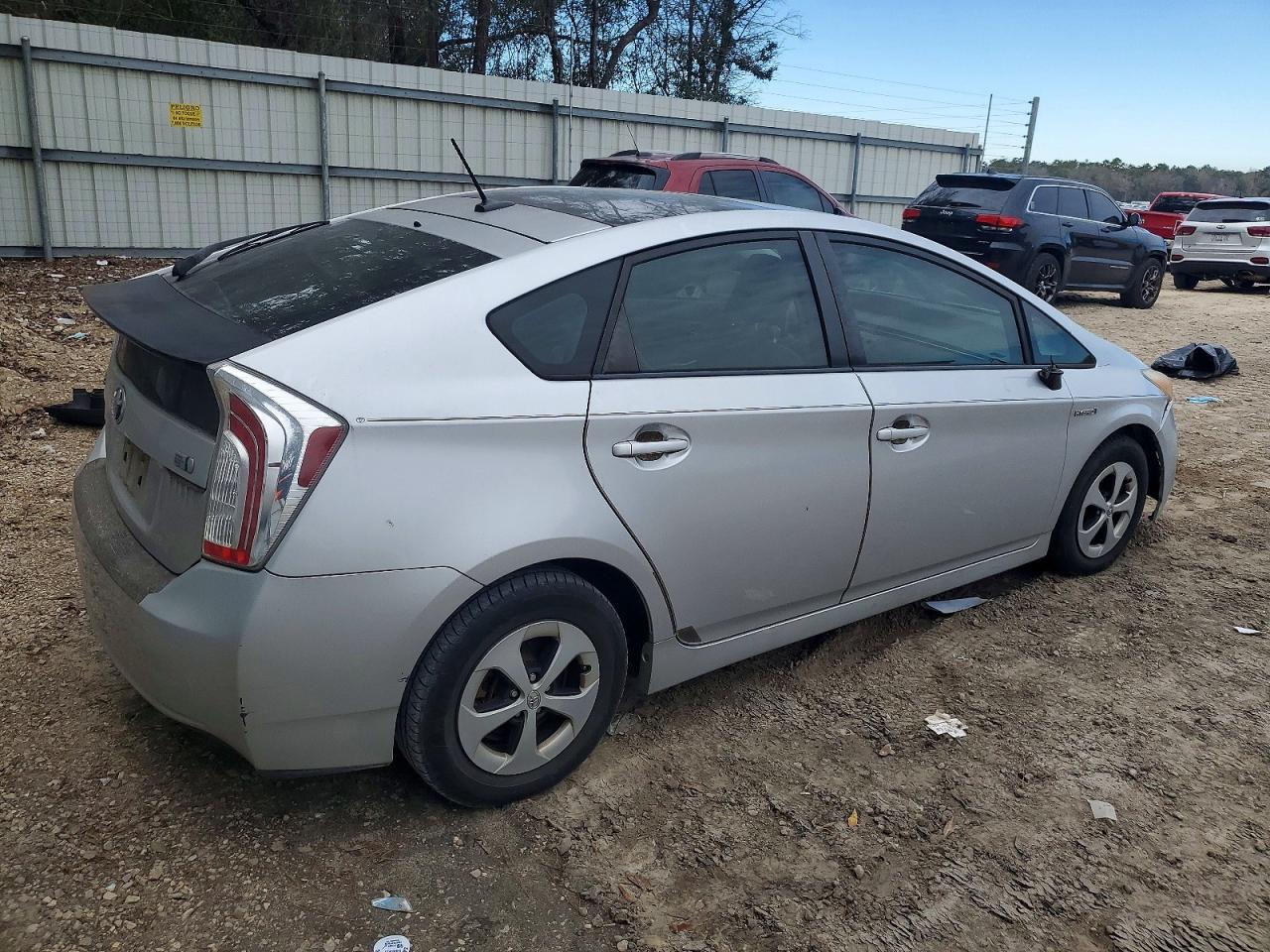 2013 TOYOTA PRIUS photo 3
