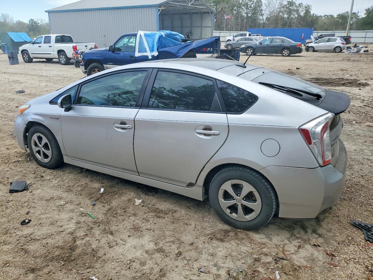 2013 TOYOTA PRIUS photo 2