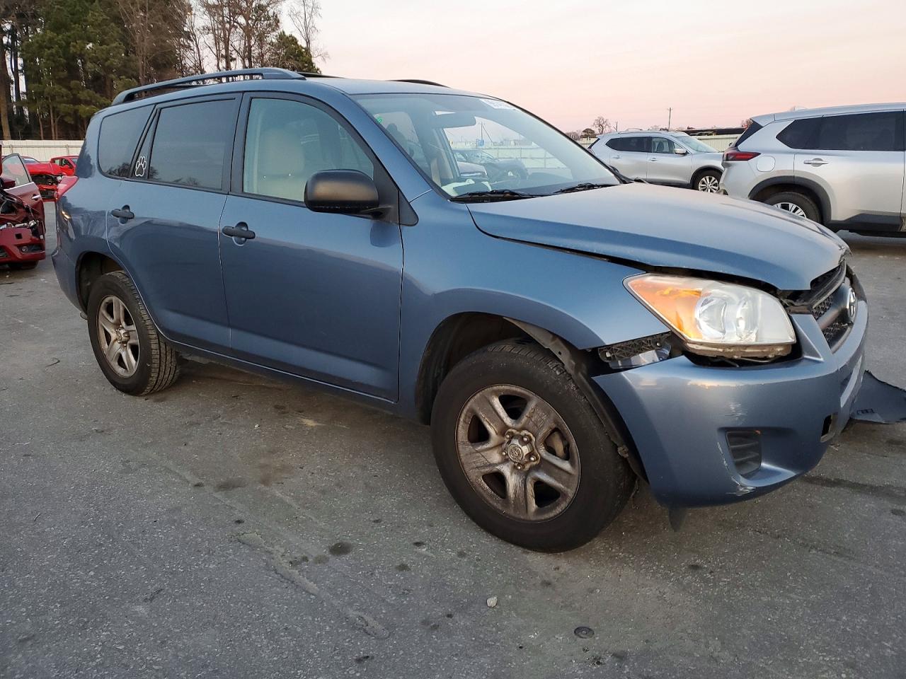 2011 TOYOTA RAV4 photo 7