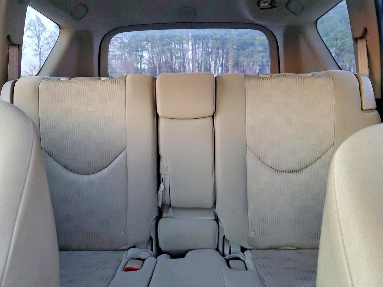 2011 TOYOTA RAV4 photo 19