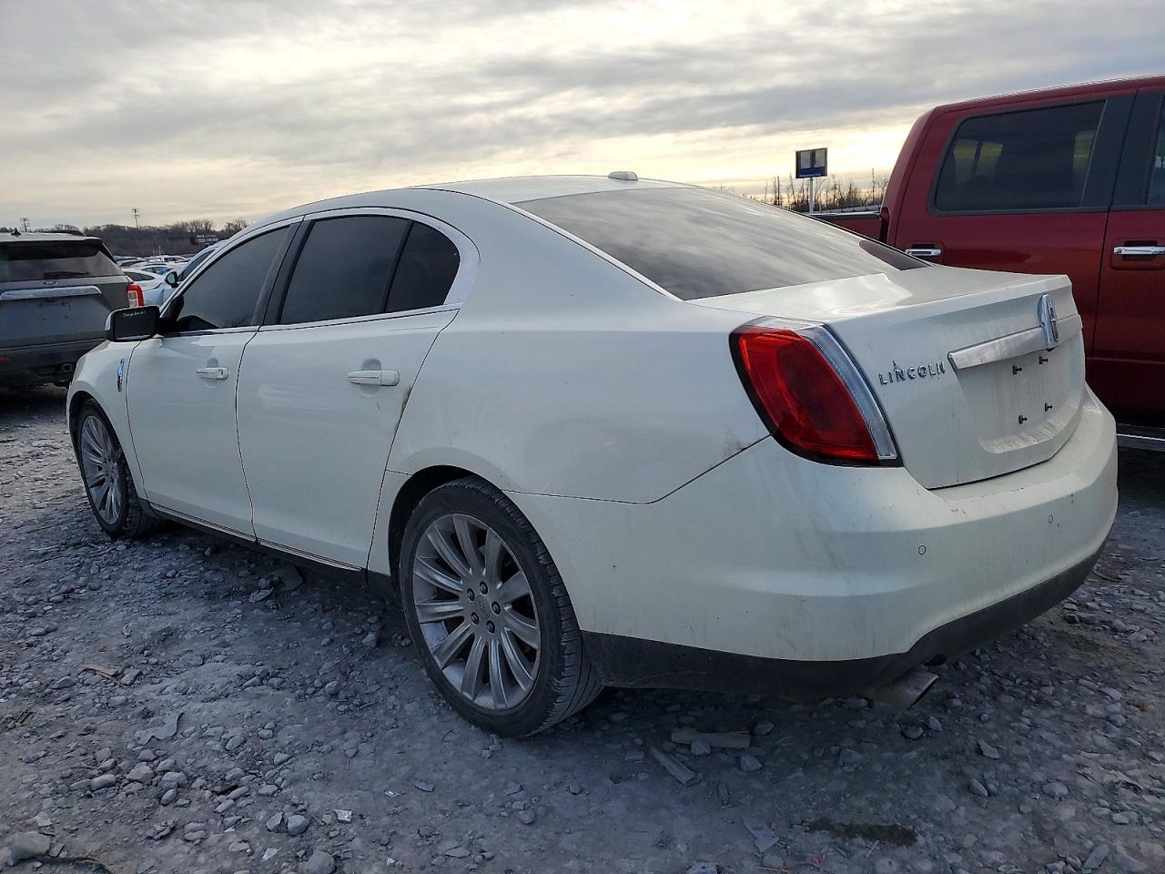 2012 LINCOLN MKS photo 2