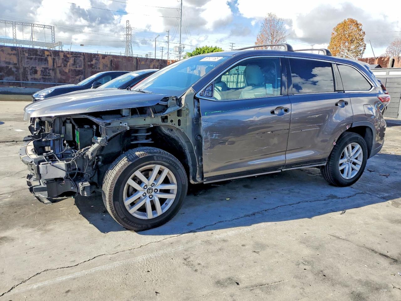 2016 TOYOTA HIGHLANDER