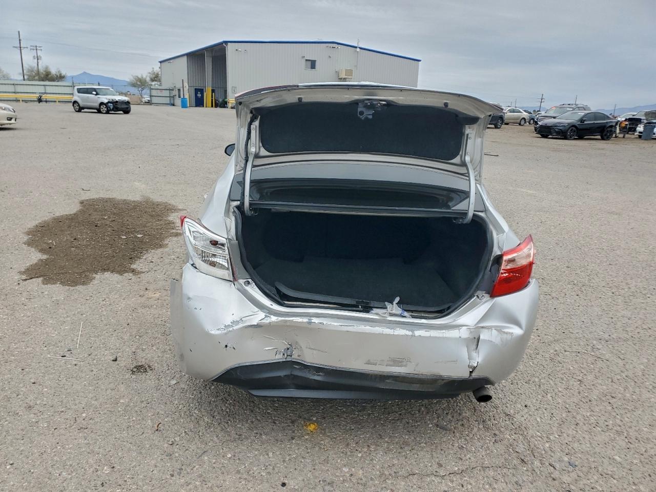 2018 TOYOTA COROLLA L photo 6