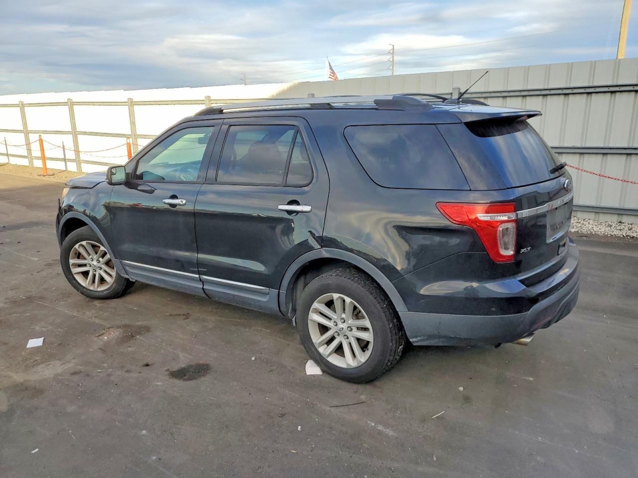 2013 FORD EXPLORER XLT photo 3