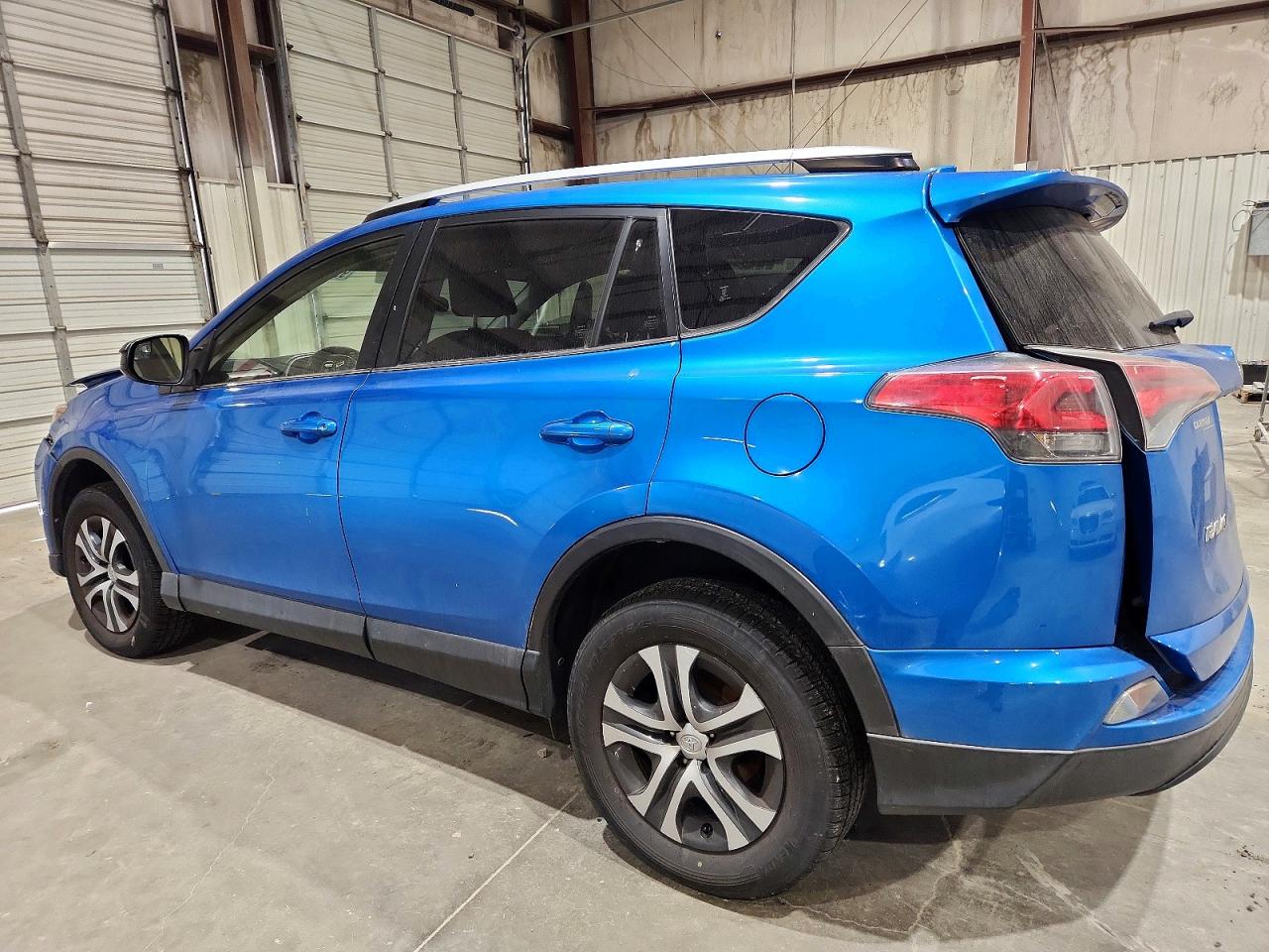 2016 TOYOTA RAV4 LE photo 2