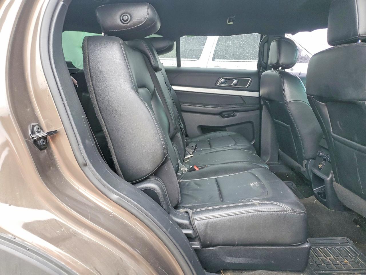 2016 FORD EXPLORER XLT photo 10