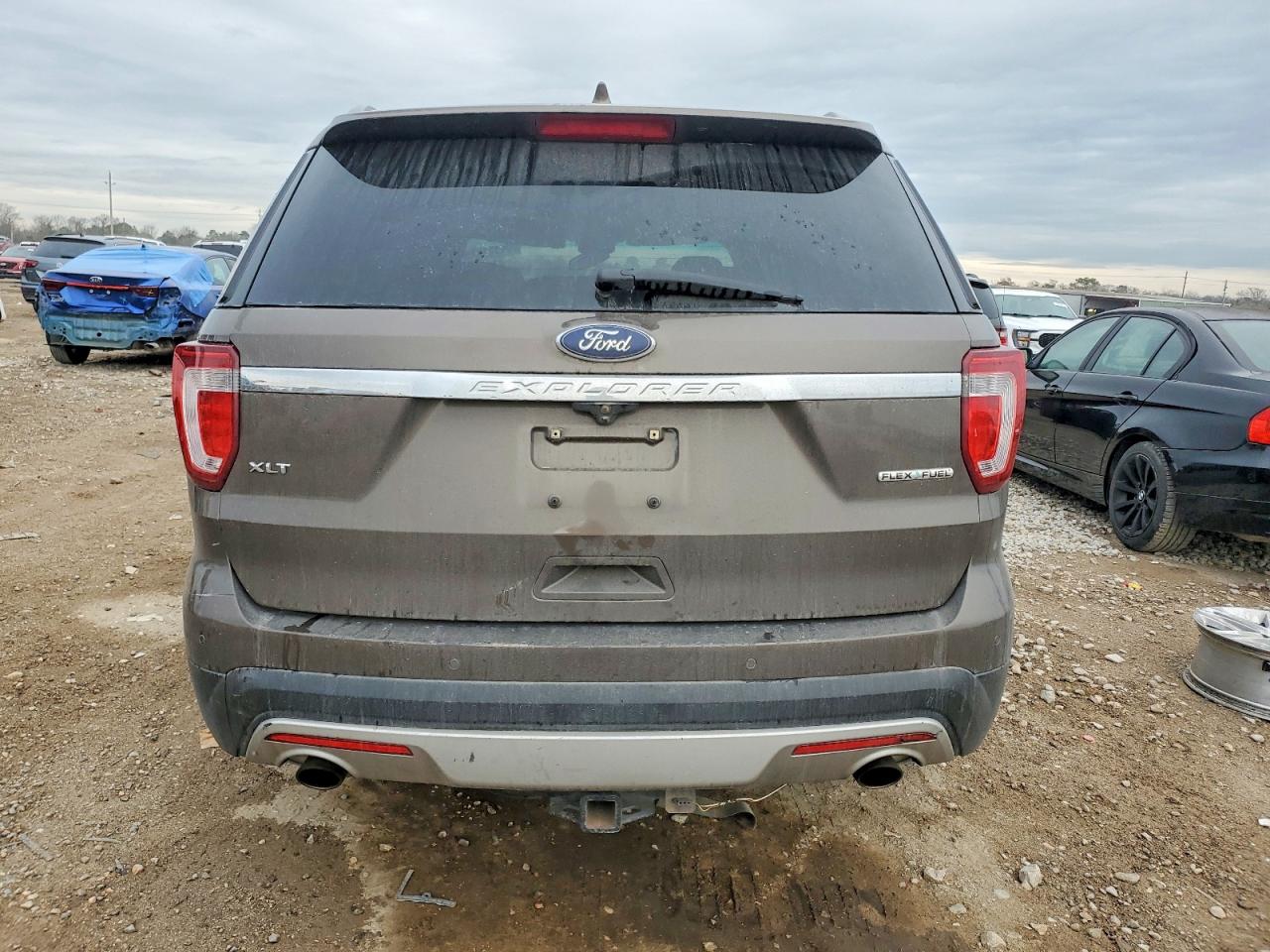 2016 FORD EXPLORER XLT photo 6