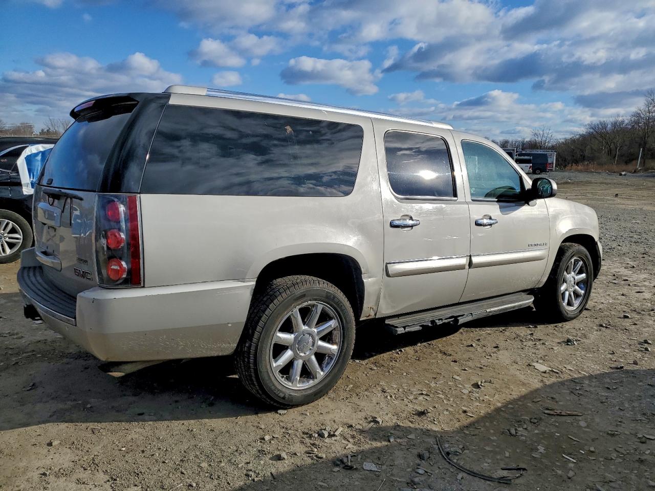 2007 GMC YUKON XL DENALI photo 5