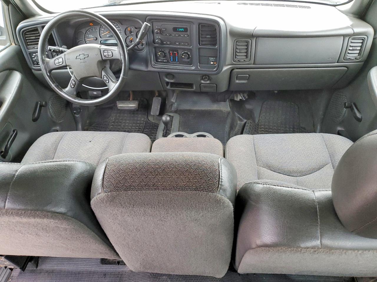 2004 CHEVROLET SILVERADO K1500 photo 8