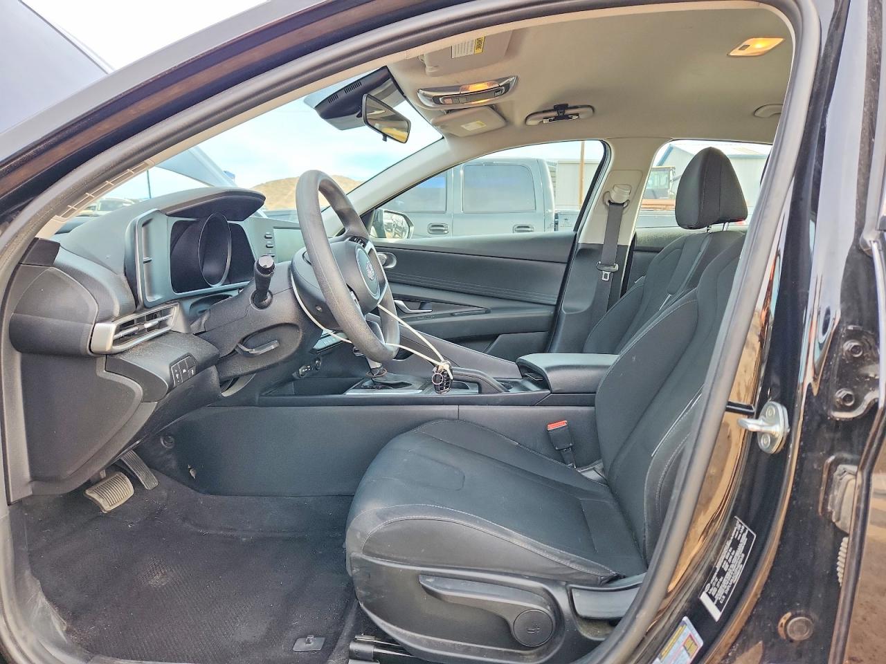 2023 HYUNDAI ELANTRA SEL photo 19