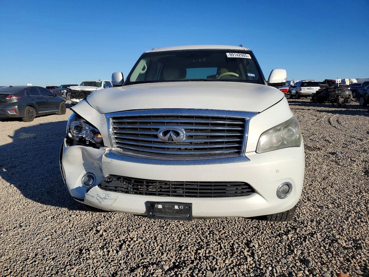 2012 INFINITI QX56 photo 5