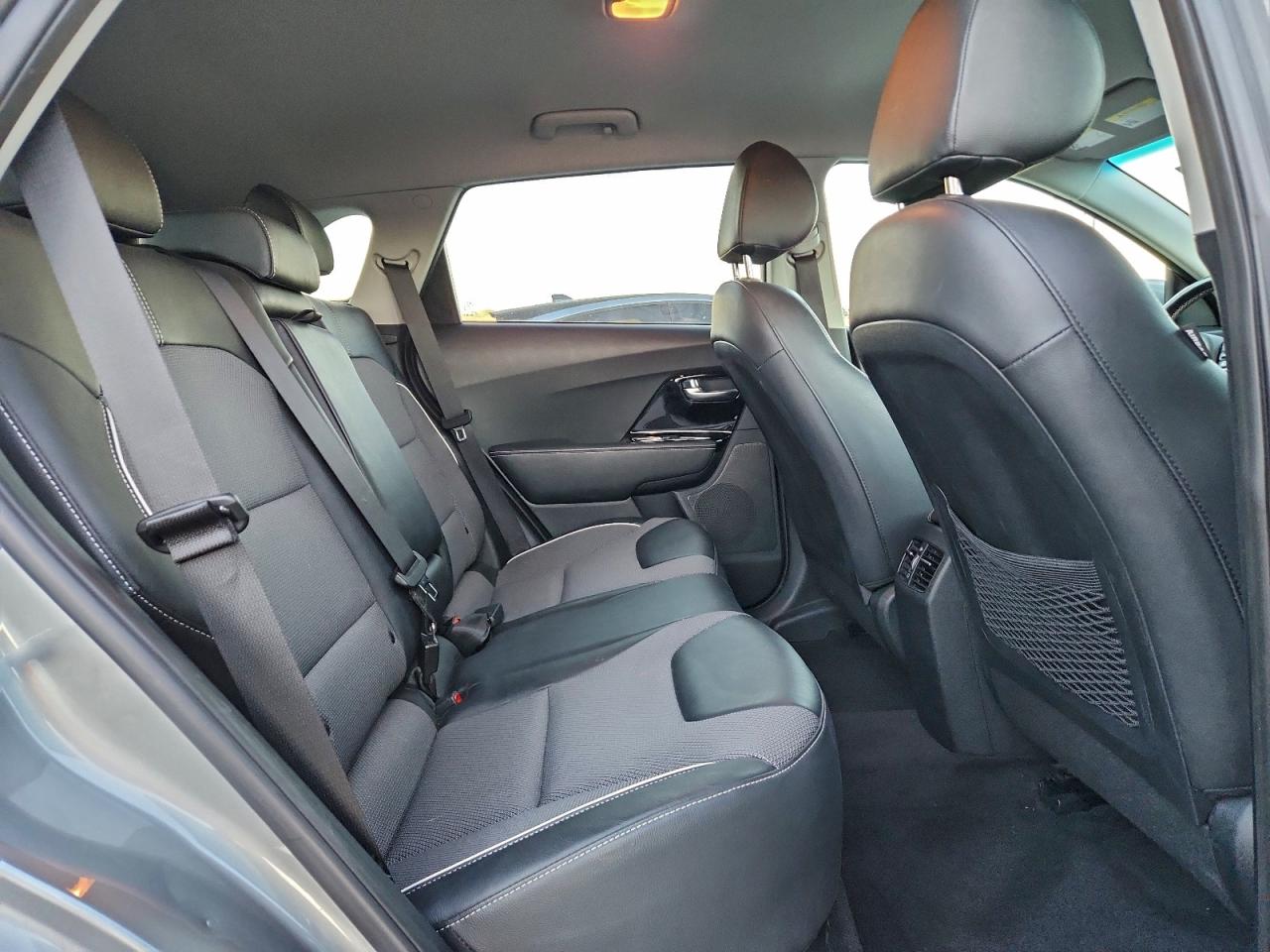 2022 KIA NIRO S photo 11