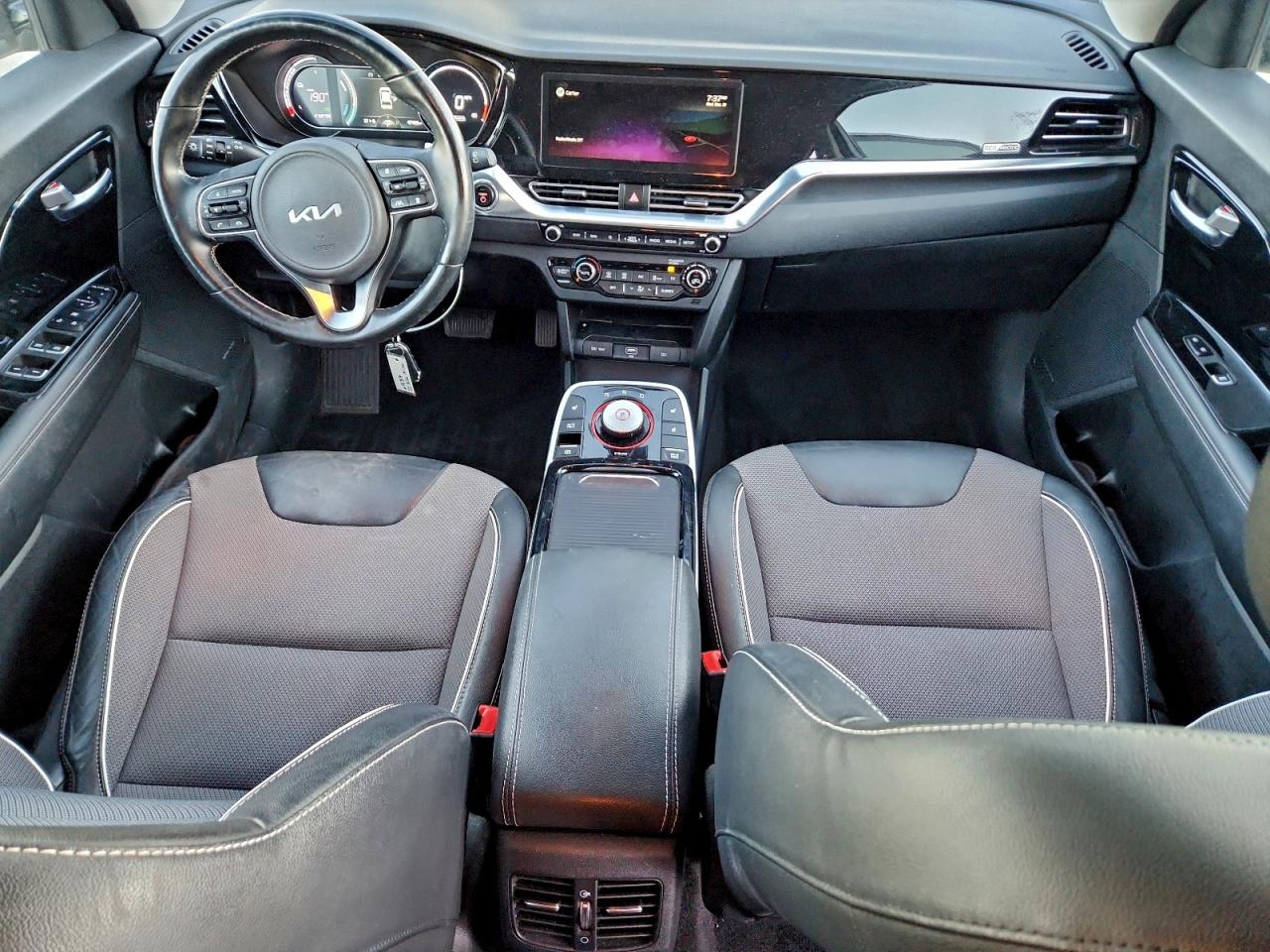 2022 KIA NIRO S photo 8