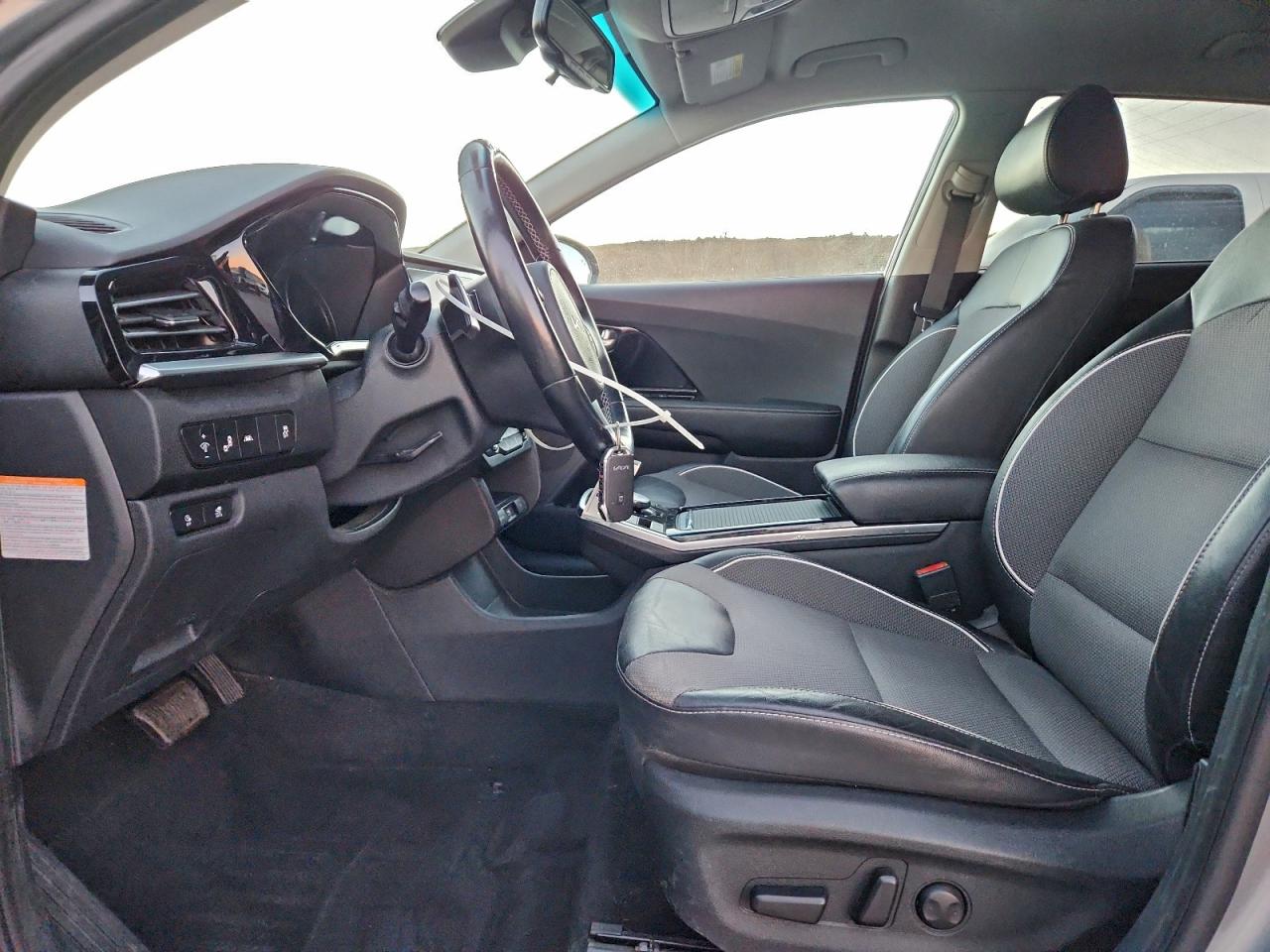 2022 KIA NIRO S photo 7