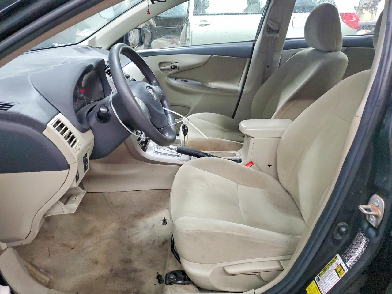2011 TOYOTA COROLLA BASE photo 7