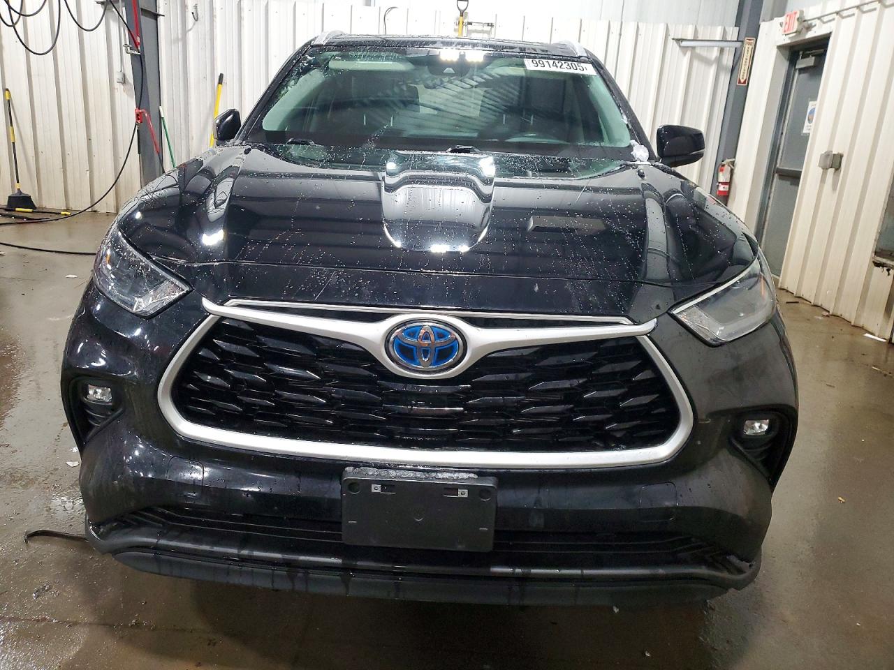 2022 TOYOTA HIGHLANDER HYBRID XLE photo 9