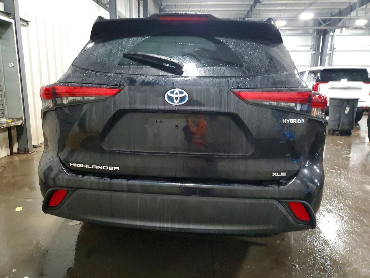 2022 TOYOTA HIGHLANDER HYBRID XLE photo 11