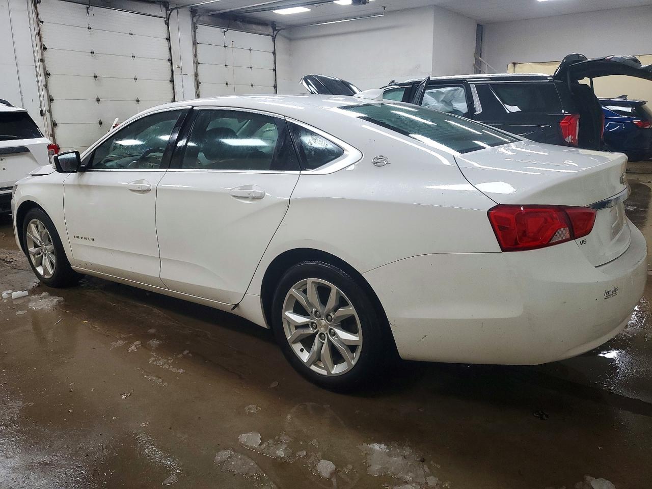 2018 CHEVROLET IMPALA LT photo 2