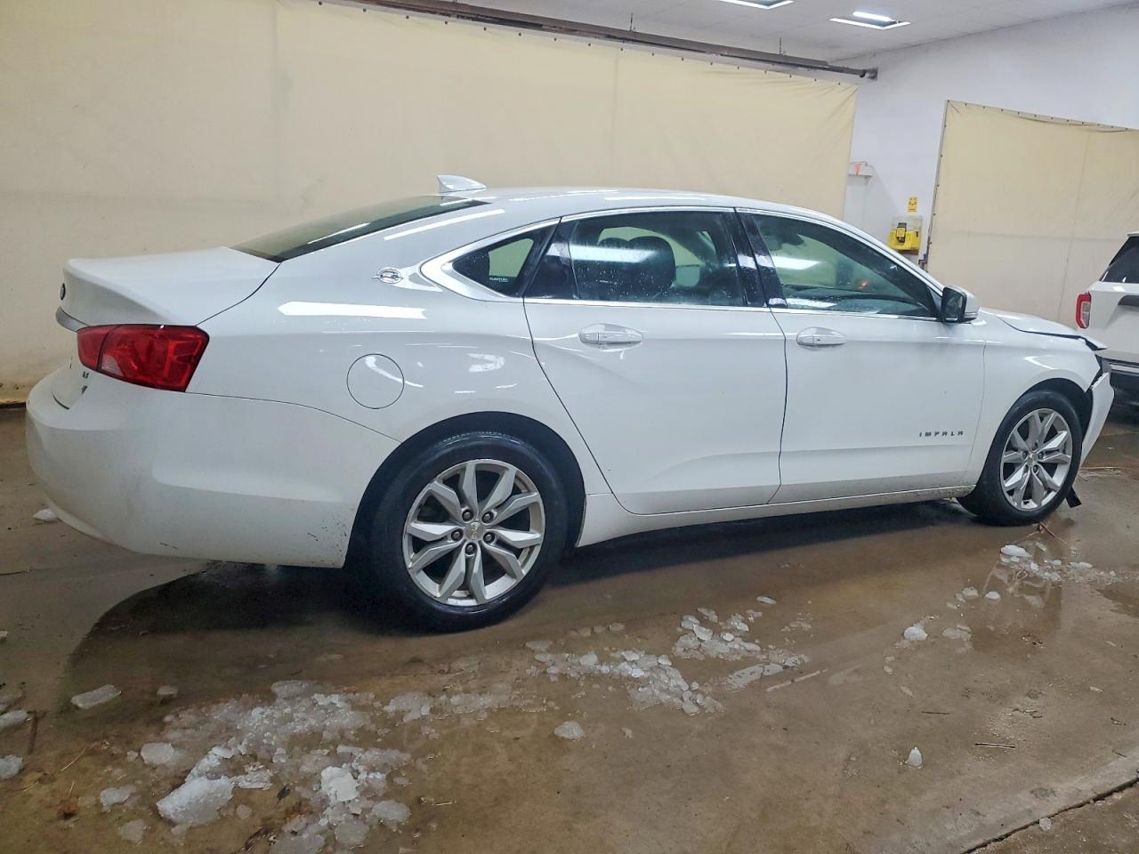 2018 CHEVROLET IMPALA LT photo 3