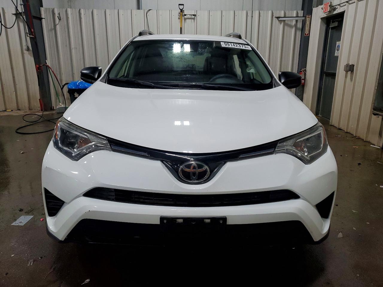 2017 TOYOTA RAV4 LE photo 9