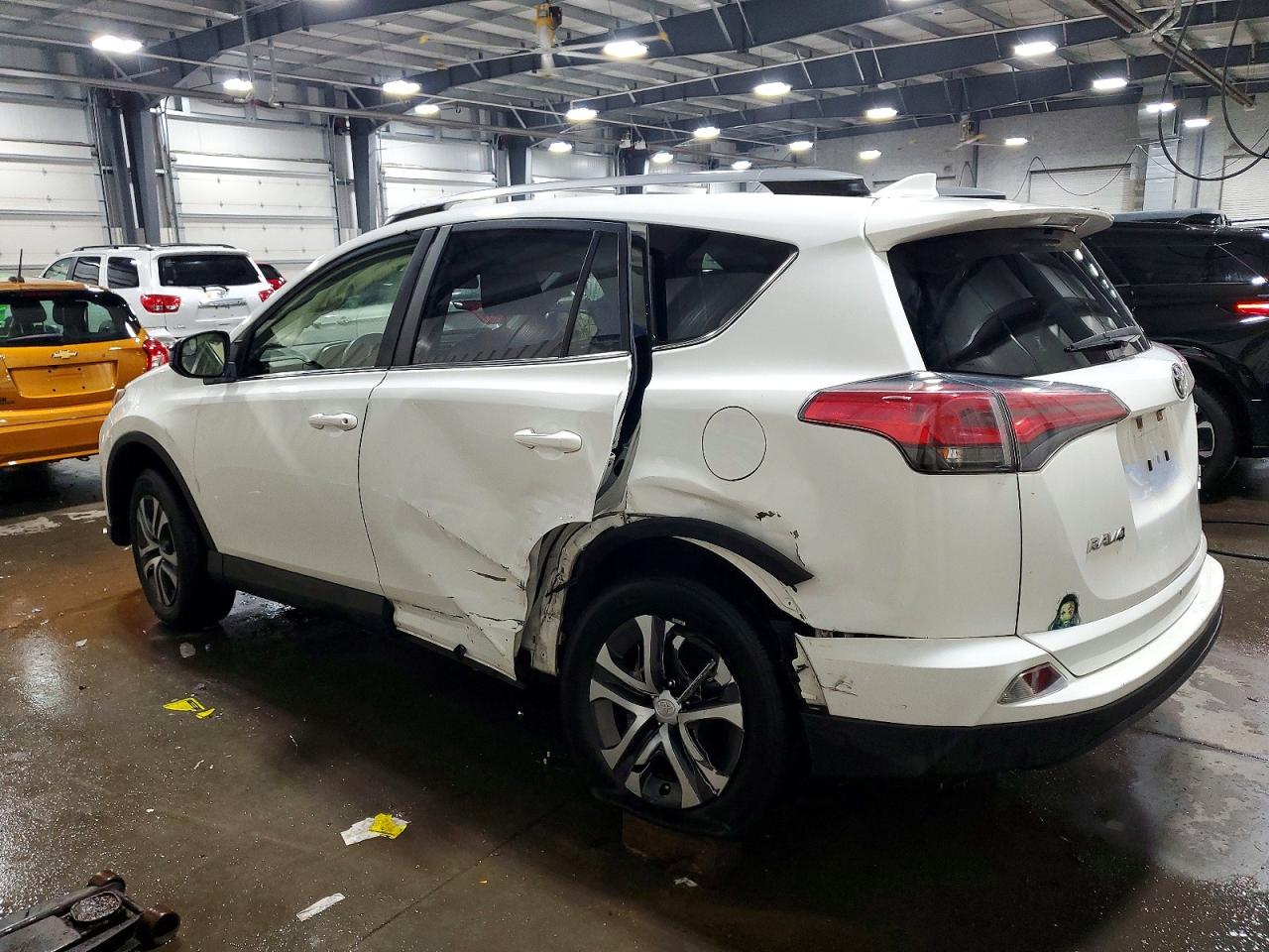 2017 TOYOTA RAV4 LE photo 3