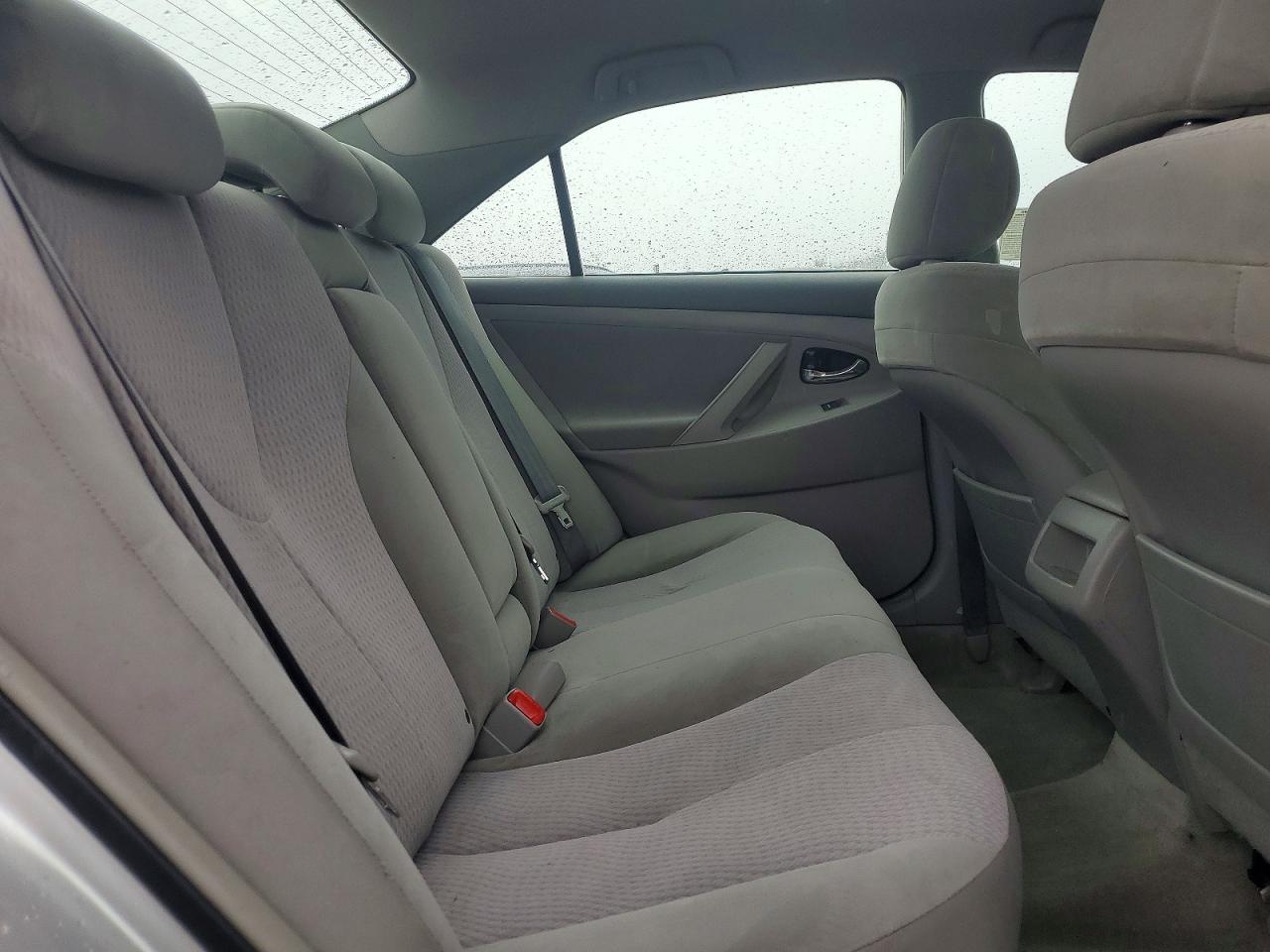 2010 TOYOTA CAMRY BASE photo 10