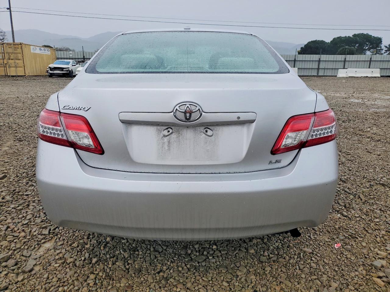 2010 TOYOTA CAMRY BASE photo 6