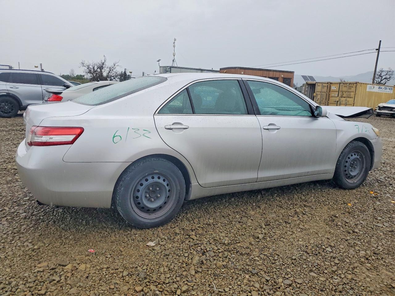 2010 TOYOTA CAMRY BASE photo 3