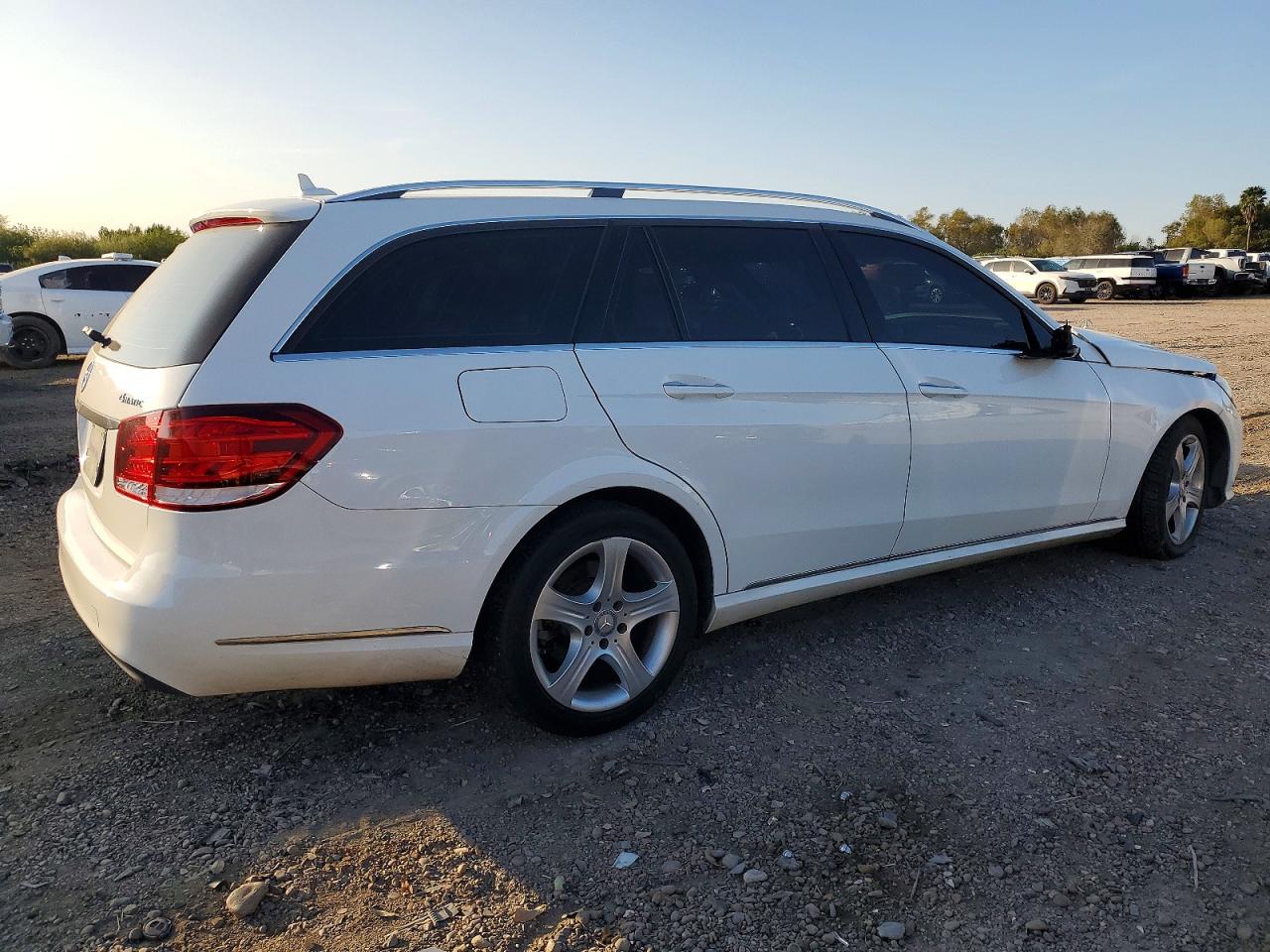 2014 MERCEDES-BENZ E 350 4MATIC WAGON photo 3
