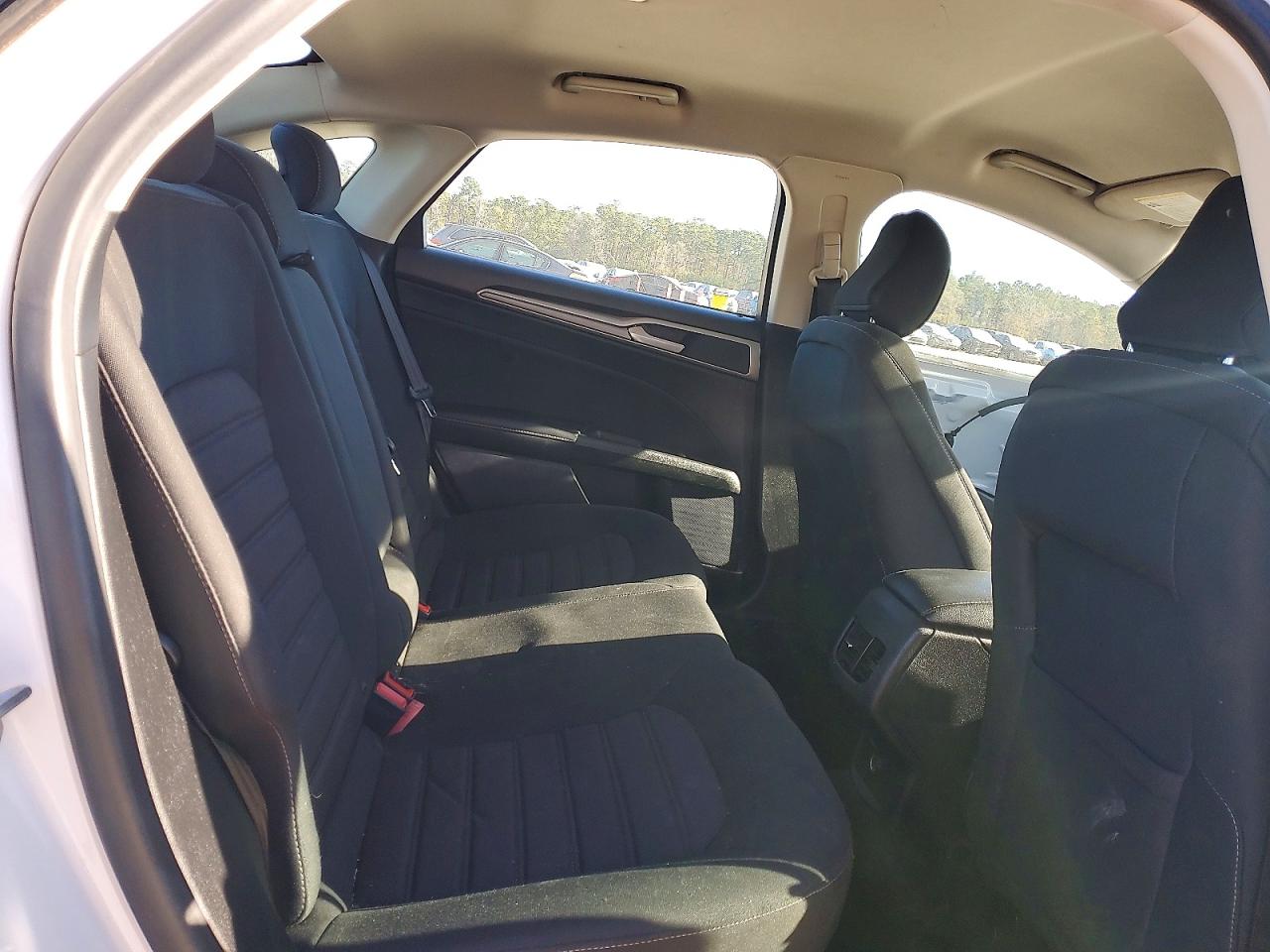 2020 FORD FUSION SE photo 19