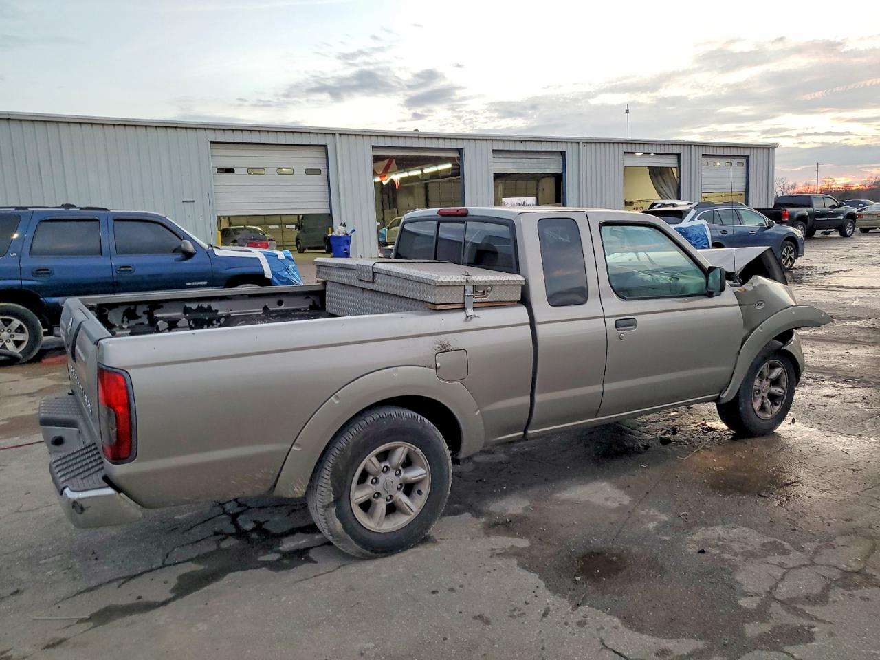 2001 NISSAN FRONTIER KING CAB XE photo 3
